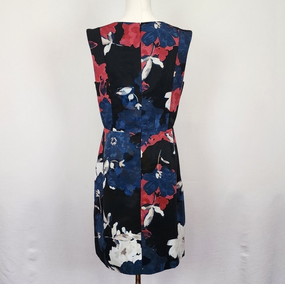 Cynthia Steffe V-Neck Floral Dress Size 8 - Picture 6 of 14
